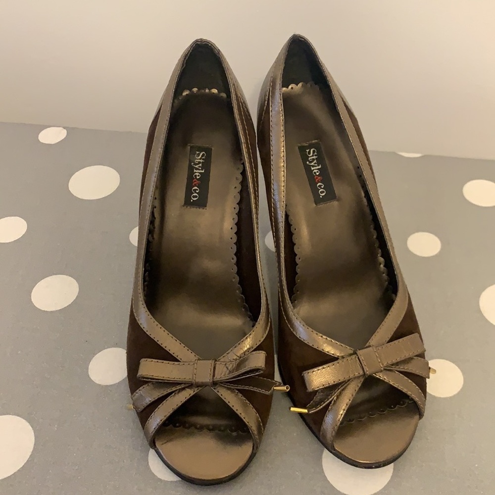 Style&Co. Brown MaryJane Suade heels 7M